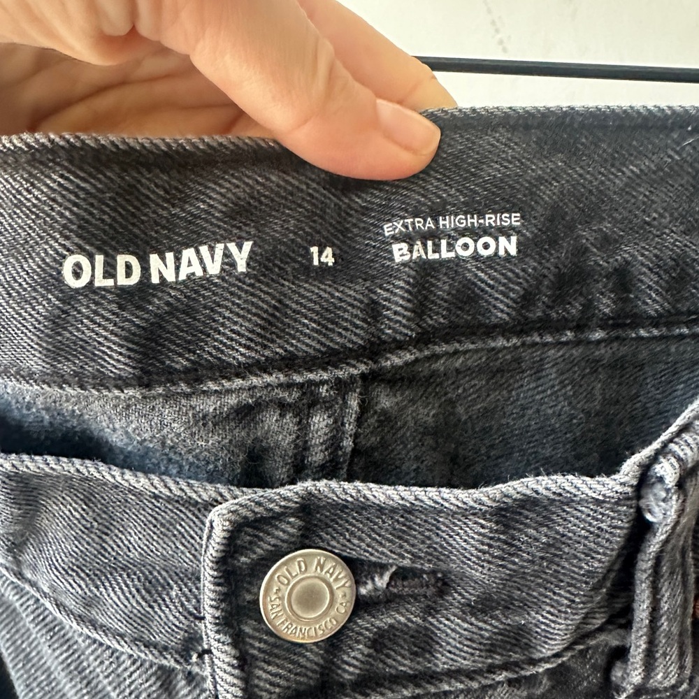 Old Navy Charcoal Extra Hi-Rise Balloon Jeans - Picture 2 of 6